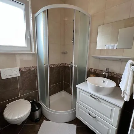 Marina - Sea View Apartman *