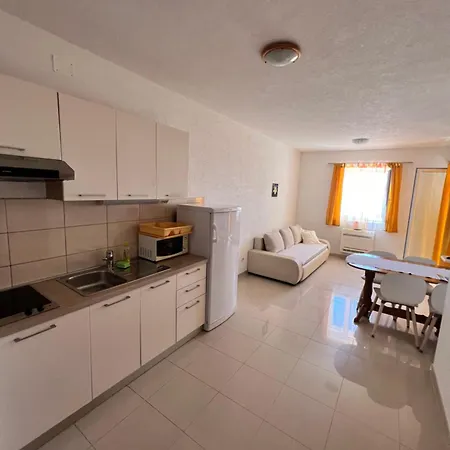 Marina - Sea View Apartman Bol