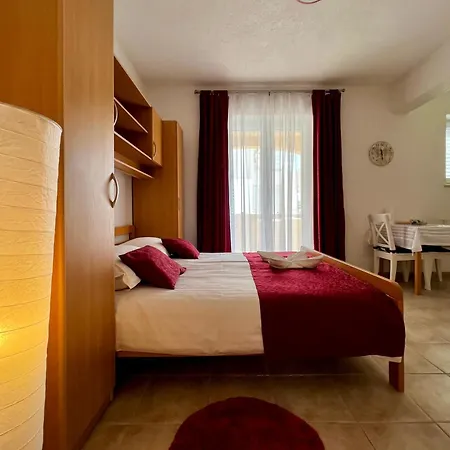 Marina - Sea View Apartman Bol