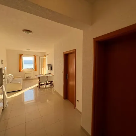 Marina - Sea View Apartman *