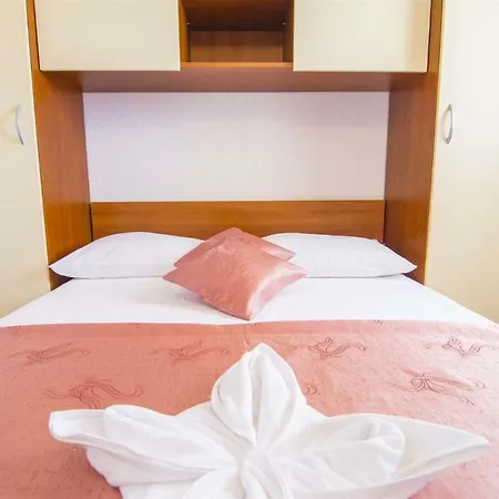 Marina - Sea View Apartman *